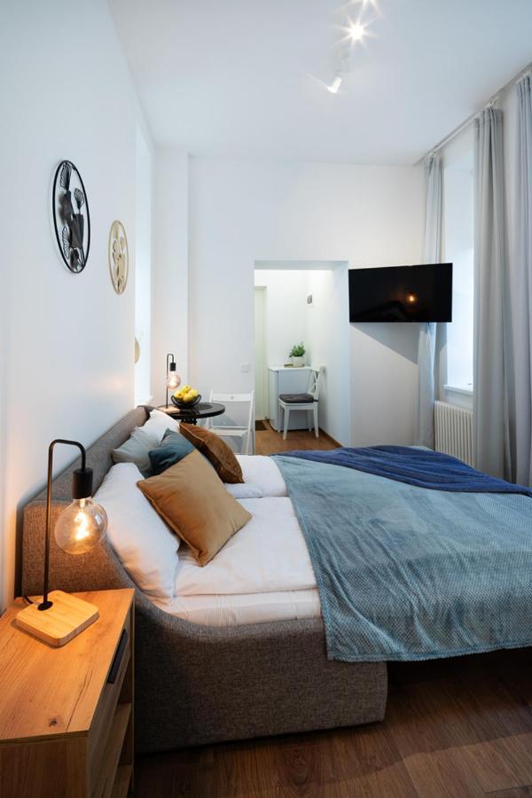 Kalnina Street Studio Apartment Riga Exterior photo