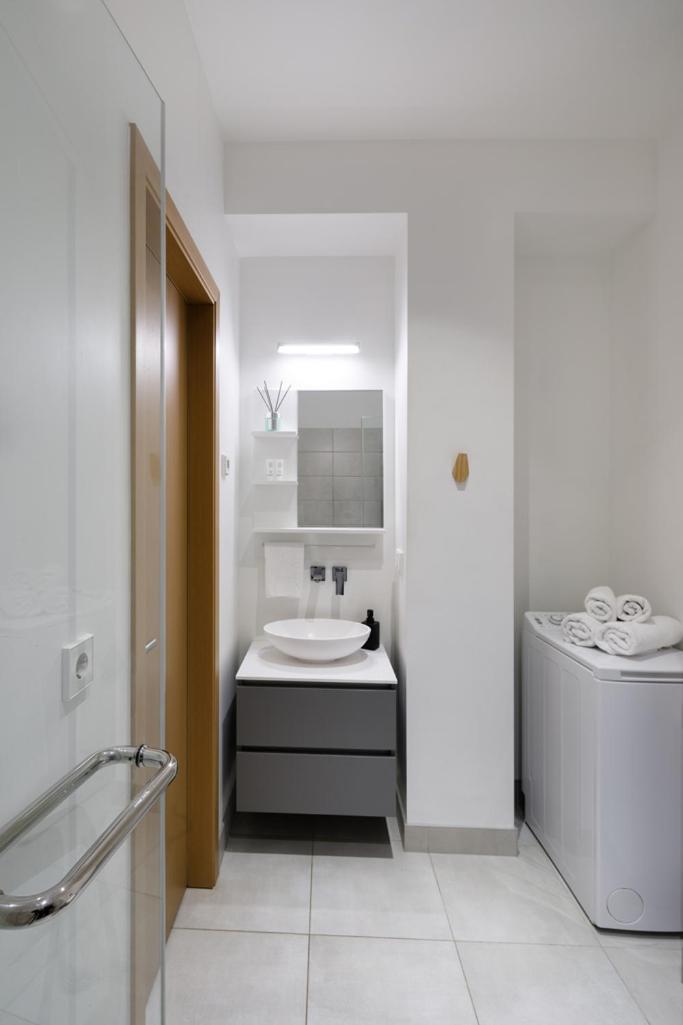 Kalnina Street Studio Apartment Riga Exterior photo